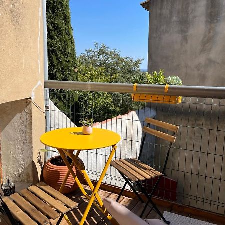 Appartamento Atypique Châteauneuf-de-Gadagne Esterno foto