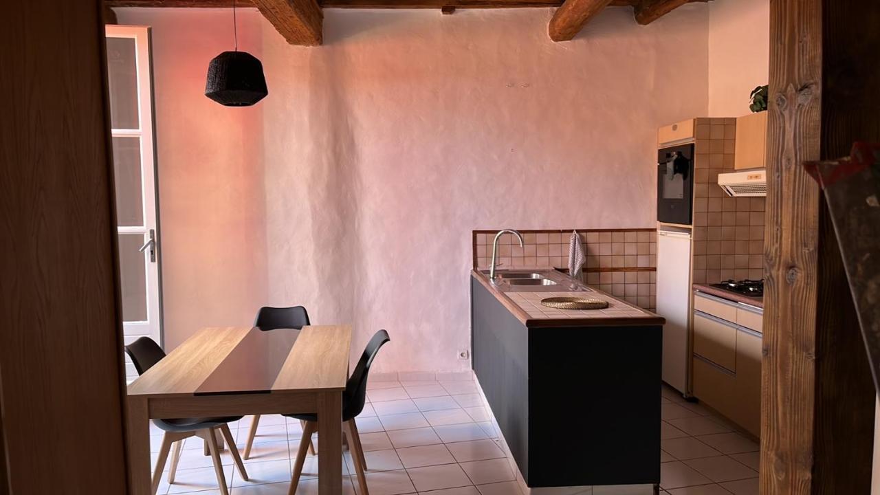 Appartamento Atypique Châteauneuf-de-Gadagne Esterno foto