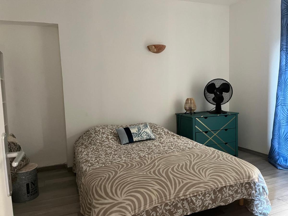 Appartamento Atypique Châteauneuf-de-Gadagne Esterno foto